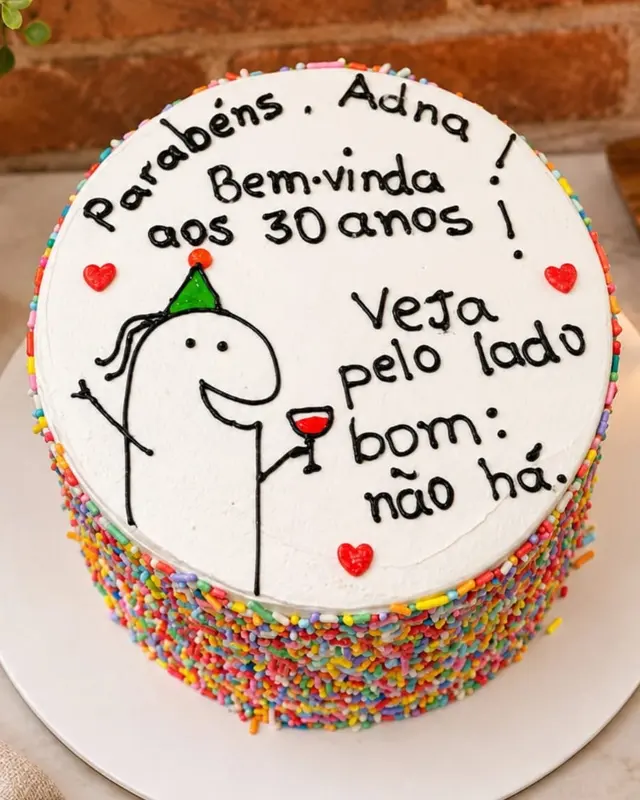 Bolo de confeites coloridos com a frase Bem-vinda aos 30 anos